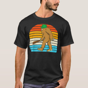 Kids Vintage Retro Playing Baseball Sports Player  T-Shirt