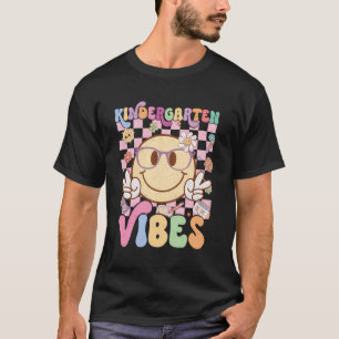 Kindergarten Vibes Retro Teacher Daisy Colourful S T-Shirt