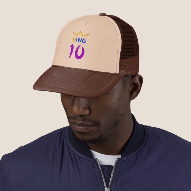 King 10 trucker hat (In Situ)