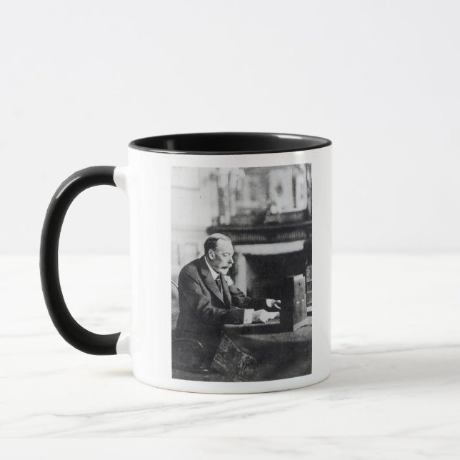 King George V Mug (Left)
