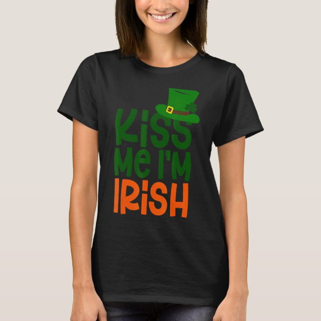 Kiss Me I'm Irish Leprechaun Hat St Patricks Day T-Shirt (Front)
