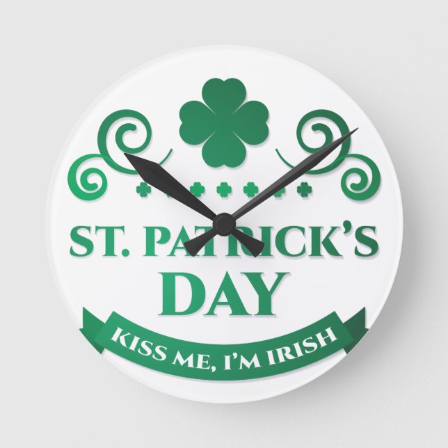 kiss me i'm irish round clock (Front)
