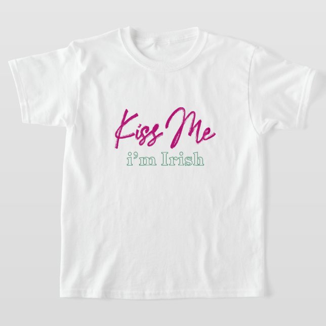 'kiss me i'm irish' T-Shirt (Laydown)