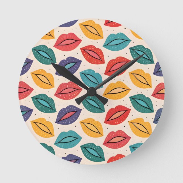 Kiss Pattern Round Clock (Front)
