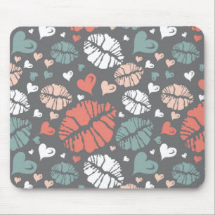 Kiss Print And Heart Pattern Mouse Pad