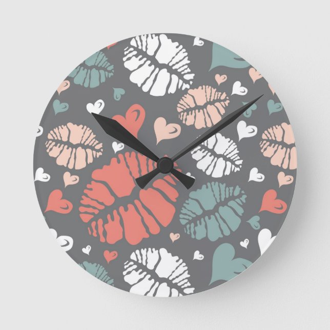 Kiss Print And Heart Pattern Round Clock (Front)