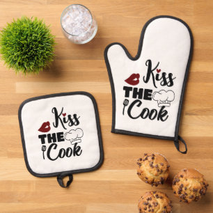 kiss the cook oven mitt & pot holder set