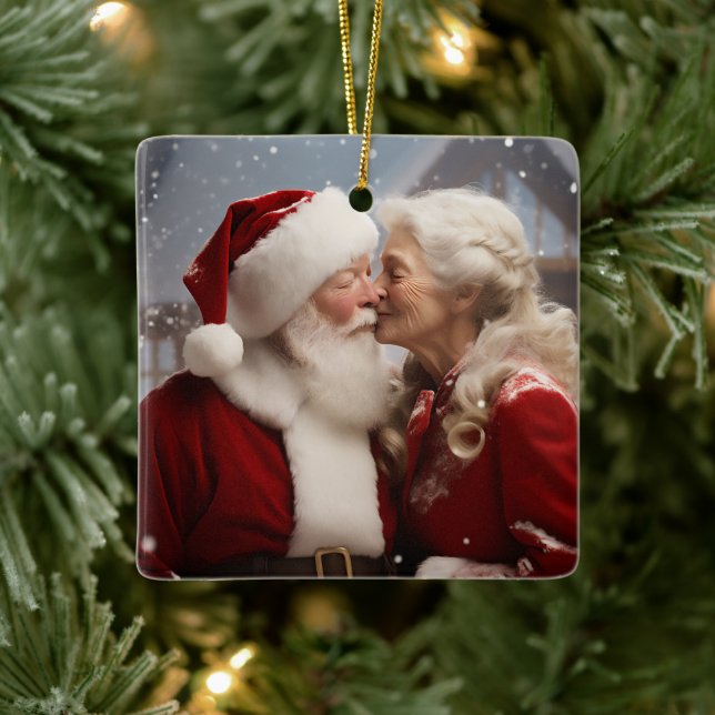 Kissing Mr and Mrs Santa Claus Ceramic Ornament (Tree)