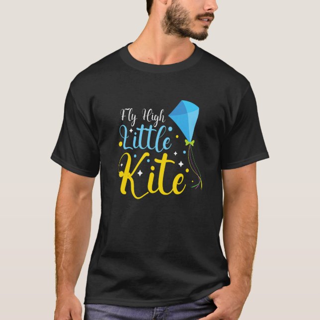Kite Flying Kite Fan For Fite Flying   T-Shirt (Front)