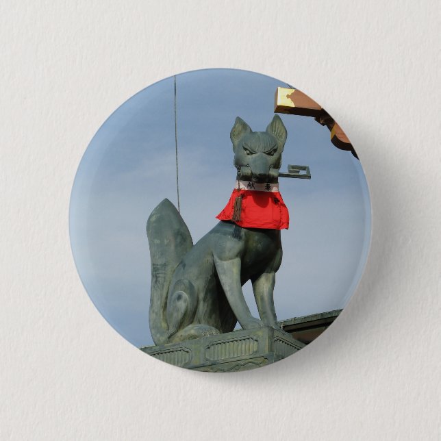 Kitsune キツネ (Fox) with Key in Mouth 6 Cm Round Badge (Front)
