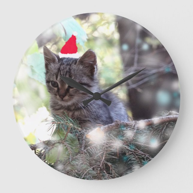 Kitten Christmas time Round (Large) Wall Clock (Front)