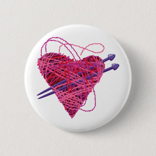 kniting pink heart 6 cm round badge