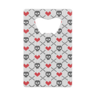 Knitted pattern with skulls