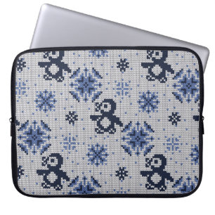 Knitted Winter Penguins Decorative Pattern Laptop Sleeve