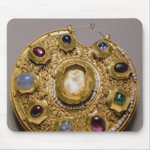 Kolt medallion, gold set with pearls and mouse pad