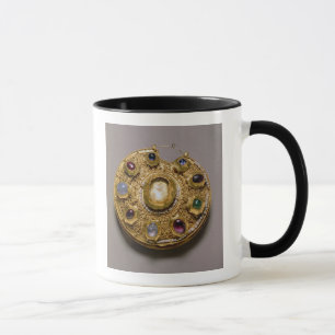 Kolt medallion, gold set with pearls and mug