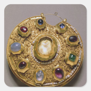 Kolt medallion, gold set with pearls and square sticker