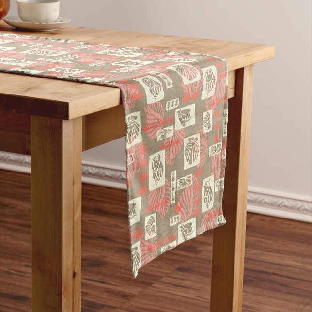 Kua Bay Hawaiian Undersea Shells Short Table Runner (In Situ)