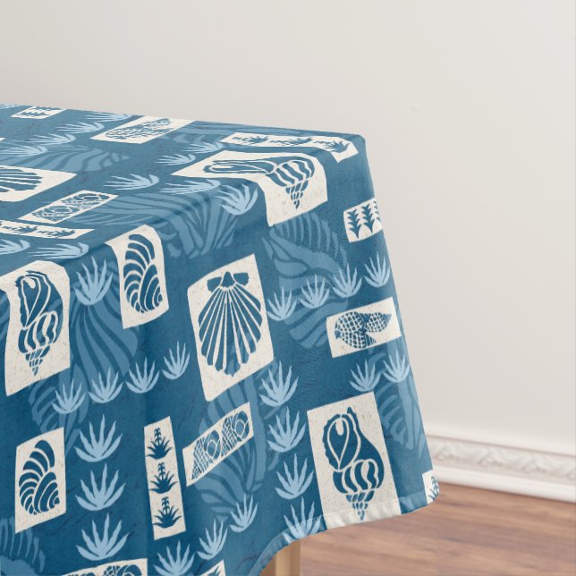 Kua Bay Hawaiian Undersea Shells Tablecloth (In Situ)