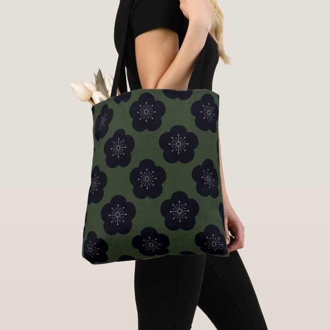 KURO UME - Bold-Khaki Tote Bag (Close Up)