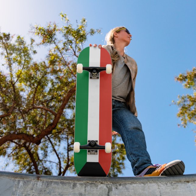 Kuwait flag skateboard (Outdoor 1)