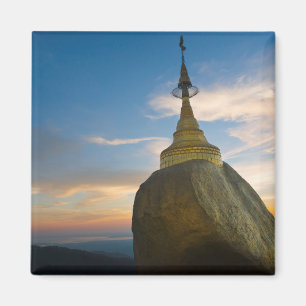 Kyaiktiyo Pagoda at Sunset Magnet