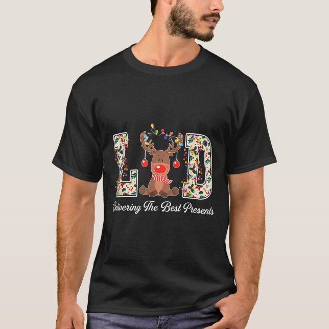 L&amp;d Delivering The Nurse Reindeer Christmas  T-Shirt (Front)