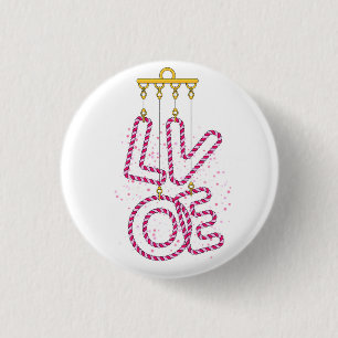 L O V E 3 CM ROUND BADGE