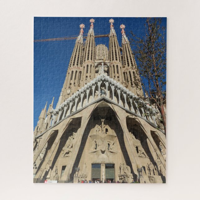 La Sagrada Família, Barcelona, Spain. 3560 Jigsaw Puzzle (Vertical)