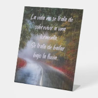 La vida no se trata de sobrevivir a una tormenta, 
