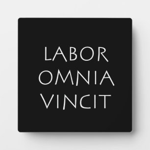 Labour omnia vincit plaque