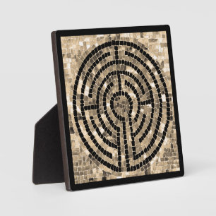 LABYRINTH V 5.25 Square Plaque with Easel - Black