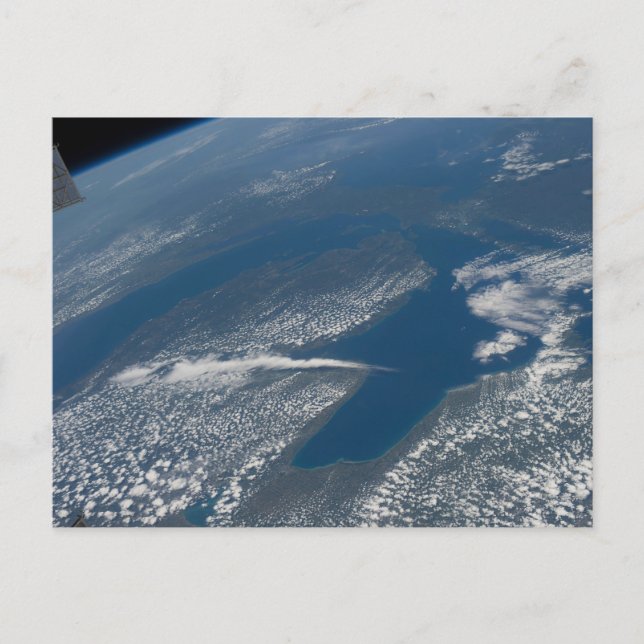 Lake Michigan, Lake Huron And State Of Michigan. Postcard (Front)