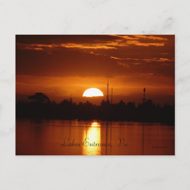 Lakes Entrance, Vic Postcard (Front)