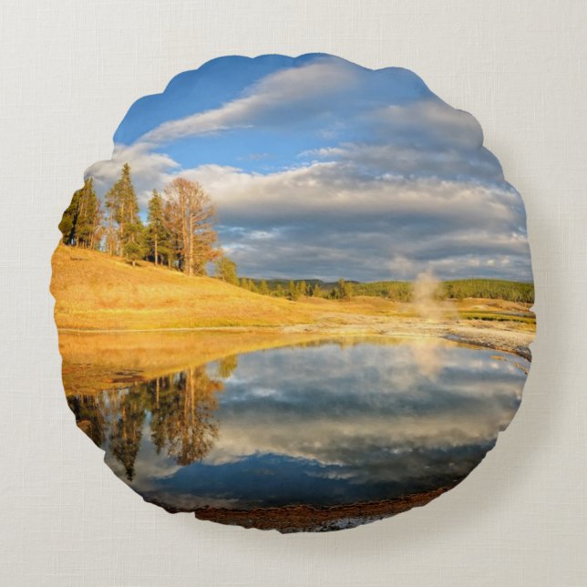 Landscape of Yellowstone Round Cushion (Front)