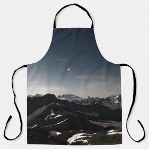 LANDSCAPE PHOTOGRAPHY OF BLACK AND WHITE MOUNTAIN APRON