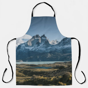LANDSCAPE PHOTOGRAPHY OF BLACK AND WHITE MOUNTAIN APRON
