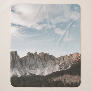 LANDSCAPE PHOTOGRAPHY OF GRAY AND BROWN MOUNTAIN SHERPA BLANKET