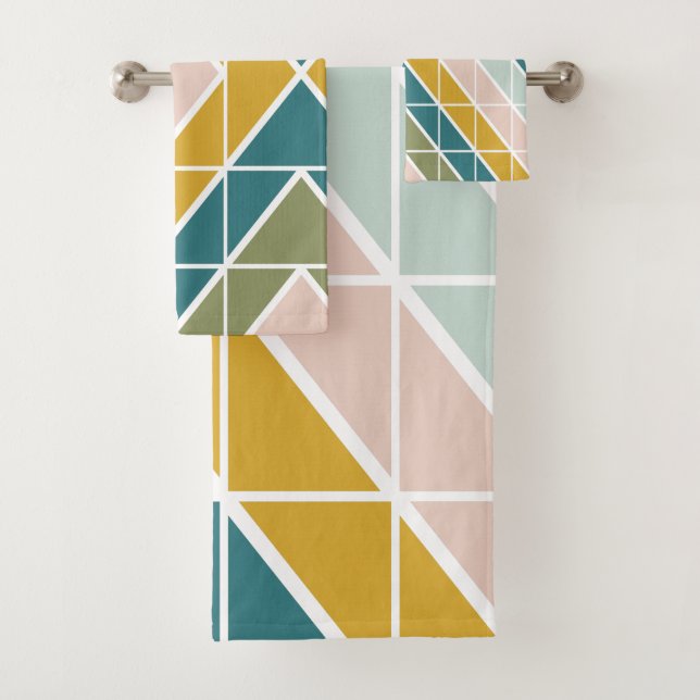 Large Geometric Pattern in Pastel Earth Tones Bath Towel Set (Insitu)