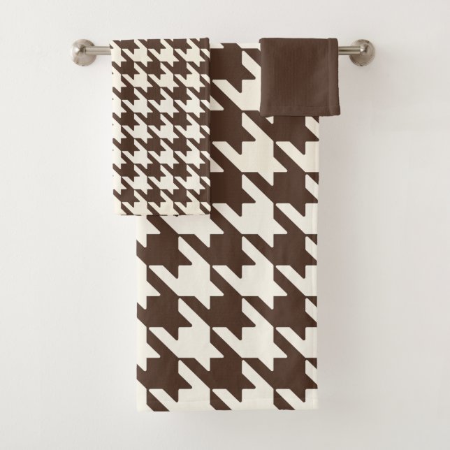 Large Houndstooth Pattern Dark Brown and White Bath Towel Set (Insitu)