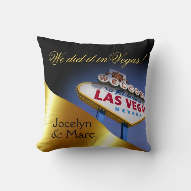 Las Vegas Sign Mr. & Mrs. Newlyweds | gold Cushion (Front)