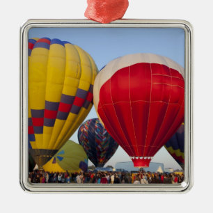 Launching hot air balloons 2 metal tree decoration