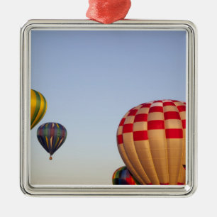 Launching hot air balloons 3 metal tree decoration