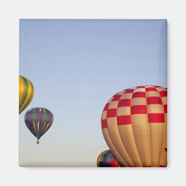 Launching hot air balloons magnet (Front)