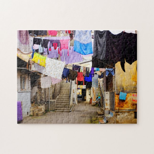 Laundry hanging to dry jigsaw puzzle (Horizontal)