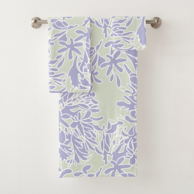 Lavender Agapanthus flower Sage Green Bath Towel Set (Insitu)