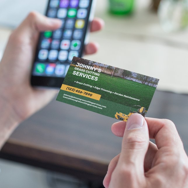 Lawn Cutting Services Business Card (Creator Uploaded)