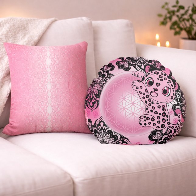 Léa Spirit Leopard – Colour of Heart Round Cushion (Creator Uploaded)