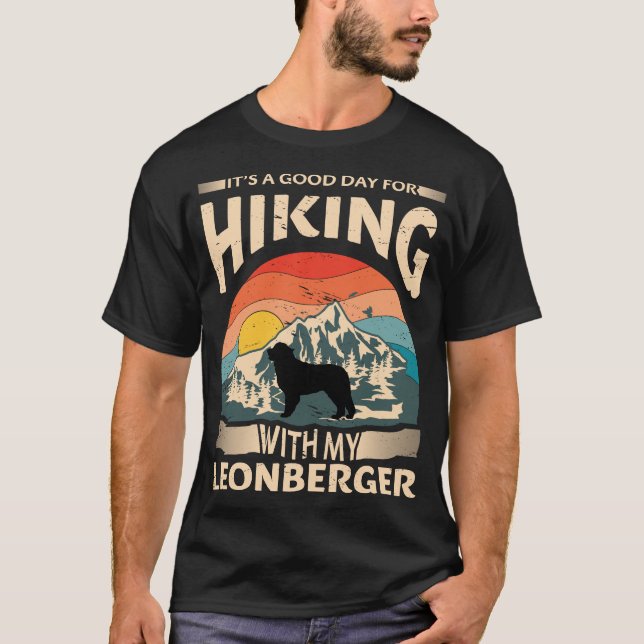 Leonberger Hiking, Leonberger Mum - Leonberger Dad T-Shirt (Front)