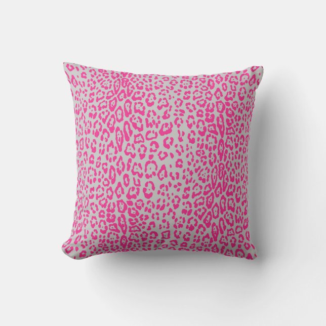 Leopard pattern in pink and grey cushion (Front)